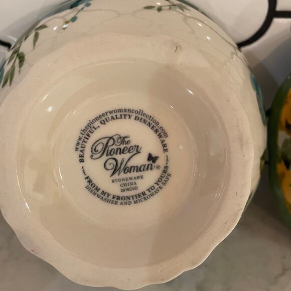 The Pioneer Woman Rose Shadow stoneware soup/cereal bowl set of 2 6” green - Picture 8 of 9